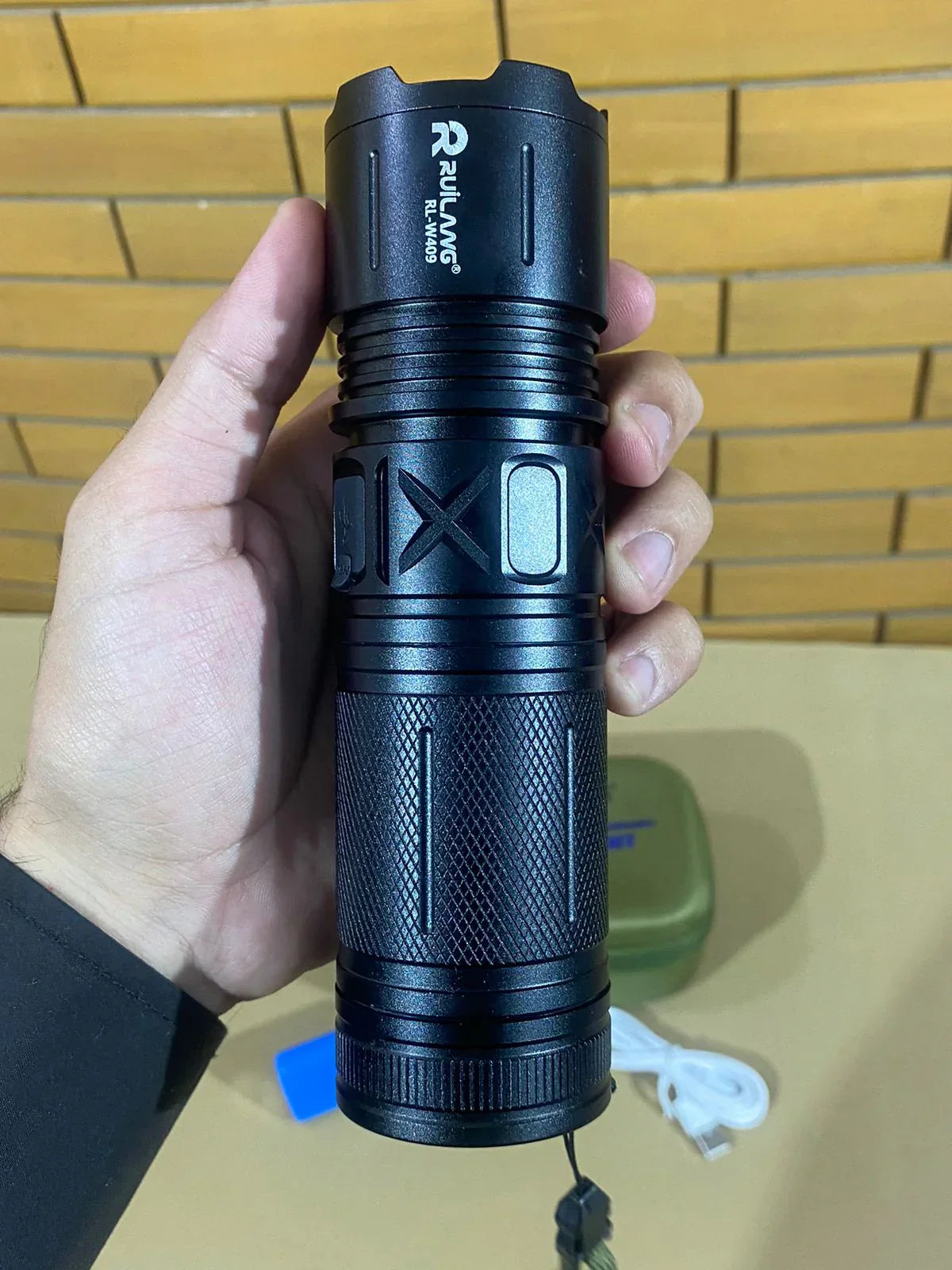 P90 Super Bright Powerful Flash Light Torch with Adjustable Focus